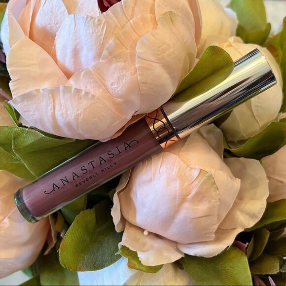 Anastasia Beverly Hills liquid lipstick in Color Veronica Feminine Pink - Picture 1 of 5